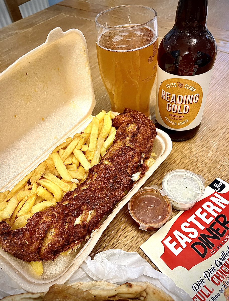 Dan_Underwood's tweet photo. Friday #fishandchips Foleshill Rd style…
#MasalaFish
* Paired with @tuttsclumpcider https://t.co/qC0Xps12bI