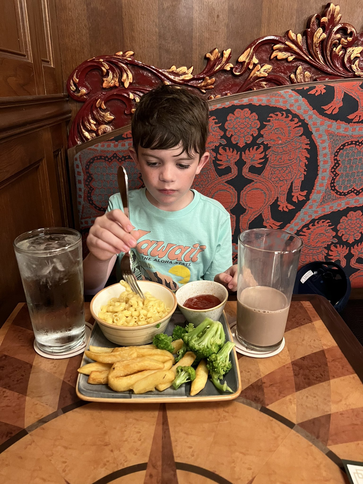 Leslie Harvey on Twitter "Where do you dine at Disney World if your