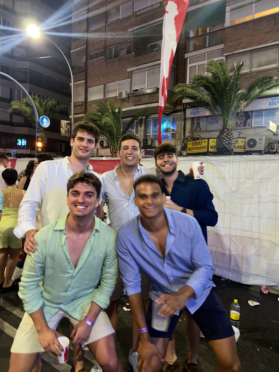 Ellos💙🤍💙🤍
#Fogueres2022