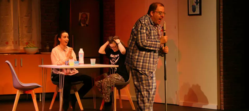 TeatroMAD's tweet photo. RECOMENDACIÓN - 'Campeones de la comedia'🏆🤣

👏👏👏👏@DavidOttone dirige esta divertida comedia inclusiva para toda la familia en el #TeatroMarquina. En palabras de nuestra compi @AroaMatxi «es una de esas obras que invitan a soñar alto».

¡Mira!👉 https://t.co/UREX5E3YAU https://t.co/umrtlopnPc