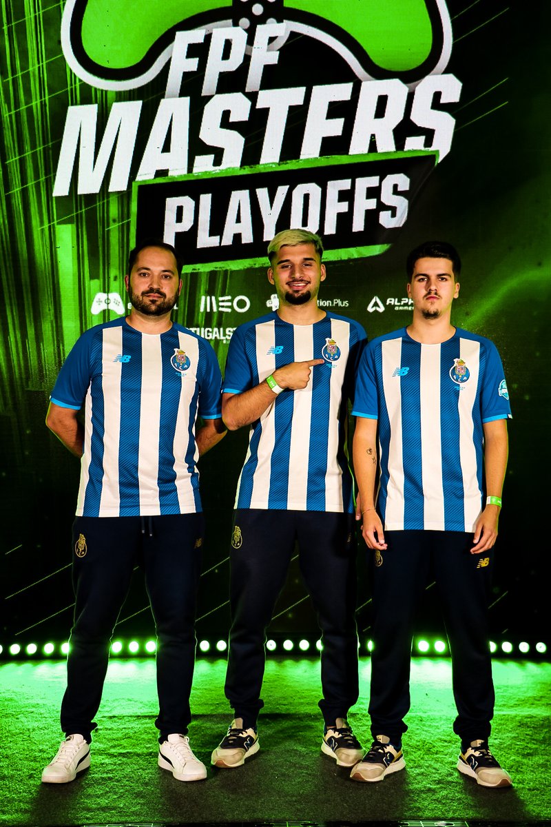 ⚠️ 𝘾𝙐𝙄𝘿𝘼𝘿𝙊: temos DRAGÕES nos quartos-de-final 🐉💪 O Porto segue em frente no #FPFMasters!

🖥️ twitch.tv/advncesic

#FPFeFootball