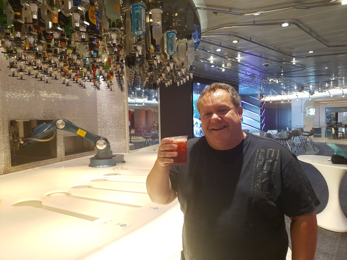 The_Cruise_Life's tweet photo. 🎉Great fun meeting 'Bio &amp; Nic' the 'bartenders' at Anthem's Bionic Bar! We soon got the hang of ordering our cocktails on the pad, and after expert mixing, presenting our sea passes and claiming our drinks🍹👍😎
#Cruise #Cruising #BionicBar #Cocktails @RoyalCaribbean https://t.co/PE12np57cc