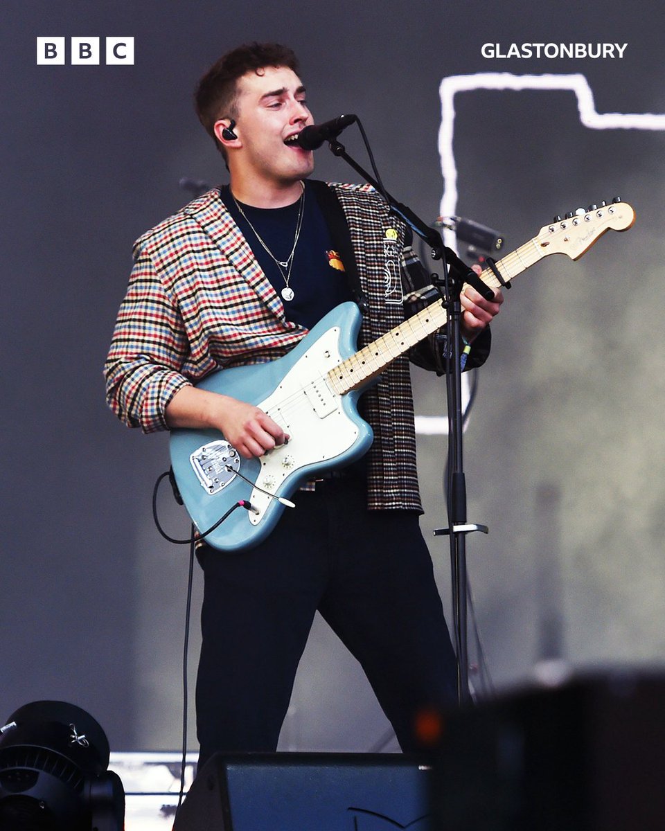 not <a href="/samfendermusic/">Sam Fender</a> absolutely nailing his first ever Pyramid stage performance ⚡️

watch on <a href="/BBCiPlayer/">BBC iPlayer</a> | listen on @bbcsounds