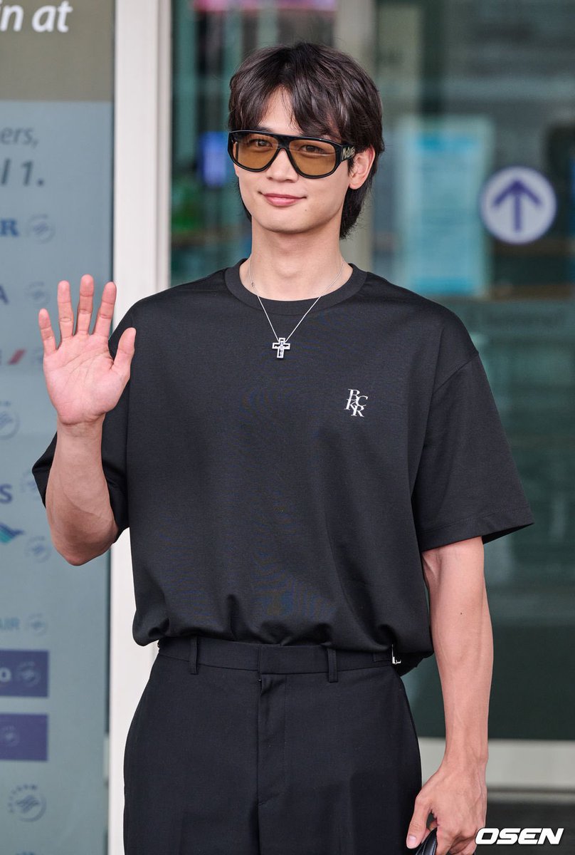 MinhoSHINeeFan1's tweet photo. [사진]샤이니 민호,'매력적인 손인사' (출처 : OSEN | 네이버 TV연예) https://t.co/mPiktRYd8J 

#MINHO #CHOIMINHO #SHINee https://t.co/NvdelbJzwe