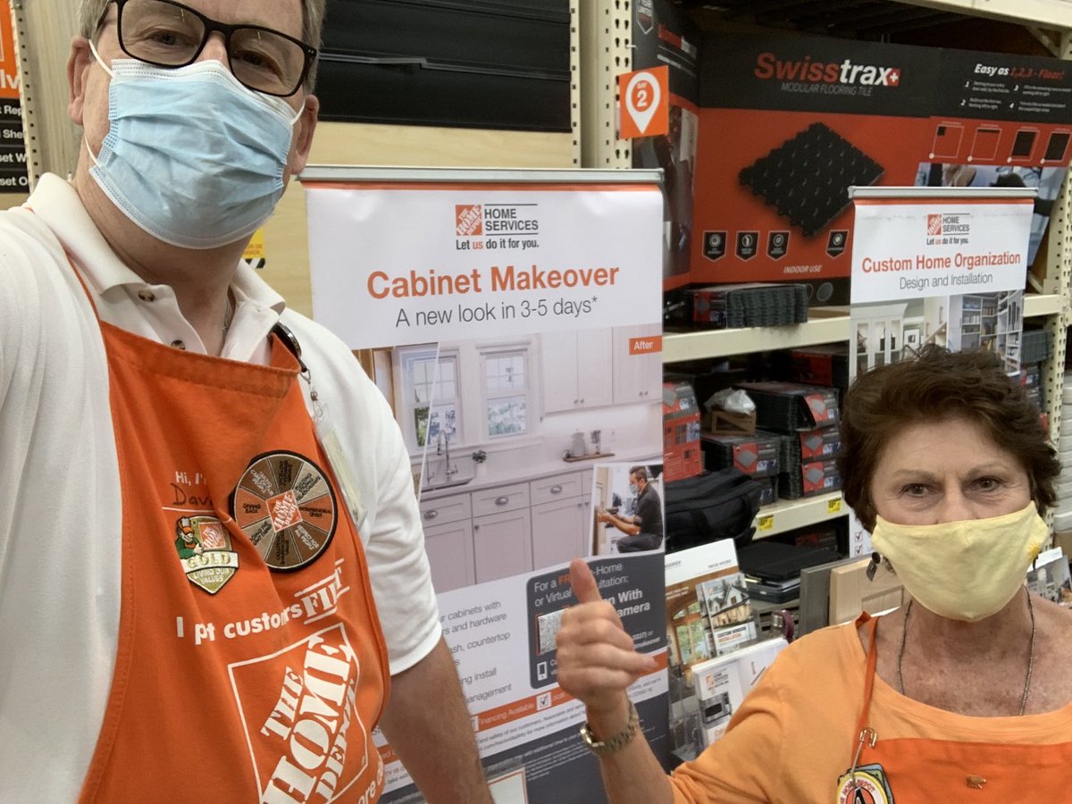 CmonteiroThd's tweet photo. DC, David Goerss, spending time at 0641 Rohnert Park with HSPS Janet and KD Ellis. David was also sharing after photos from a referral Ellis sent his way. Thanks team! #oneteam #PacNorthProud ⁦@CarrieDSMD30⁩ ⁦ https://t.co/qjcBq1Ogs6