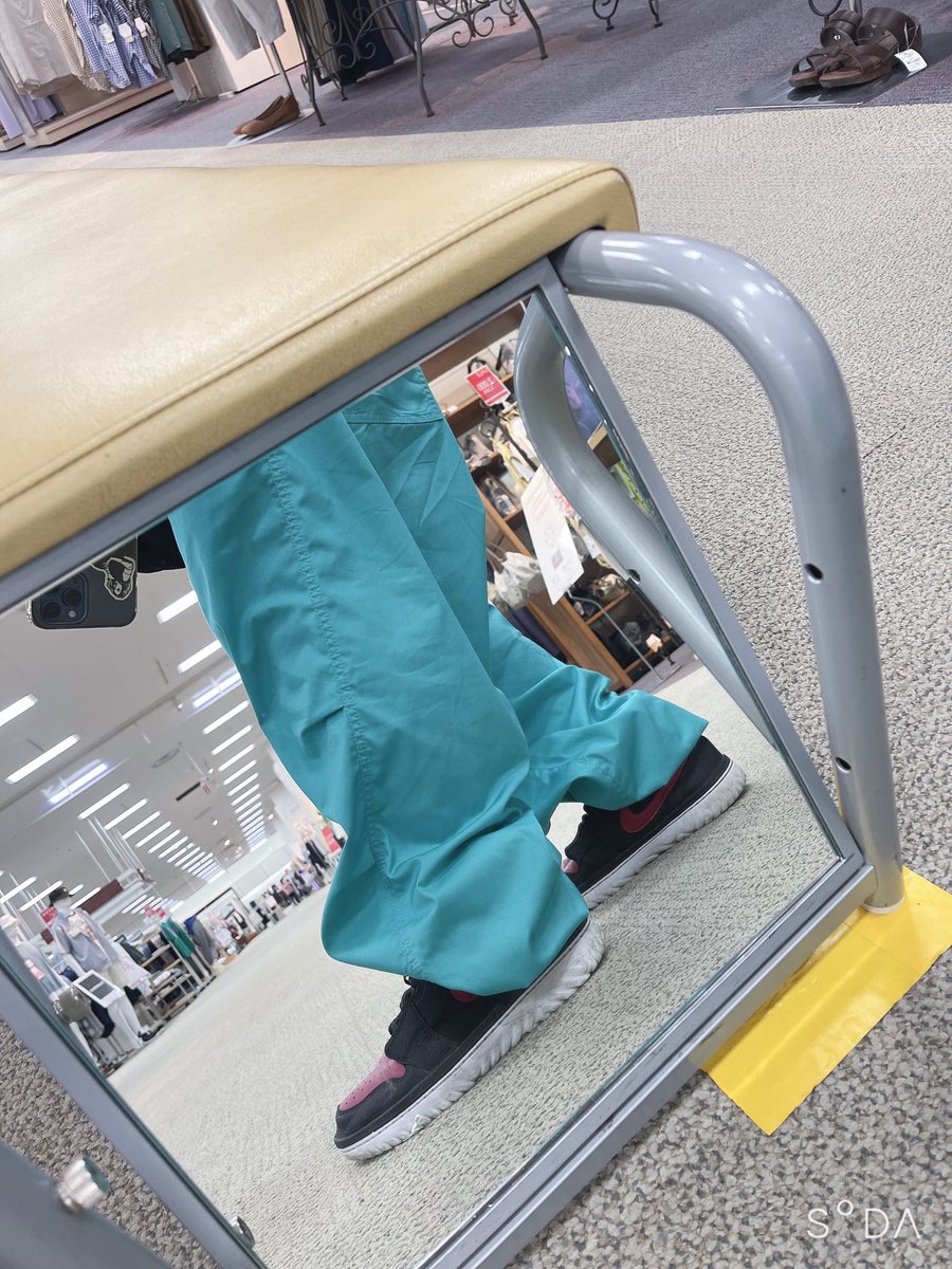 HANA_710's tweet photo. おはようございます☀️買い物するかー
水色いいねー👍🏻 https://t.co/UhGGmX5kYr