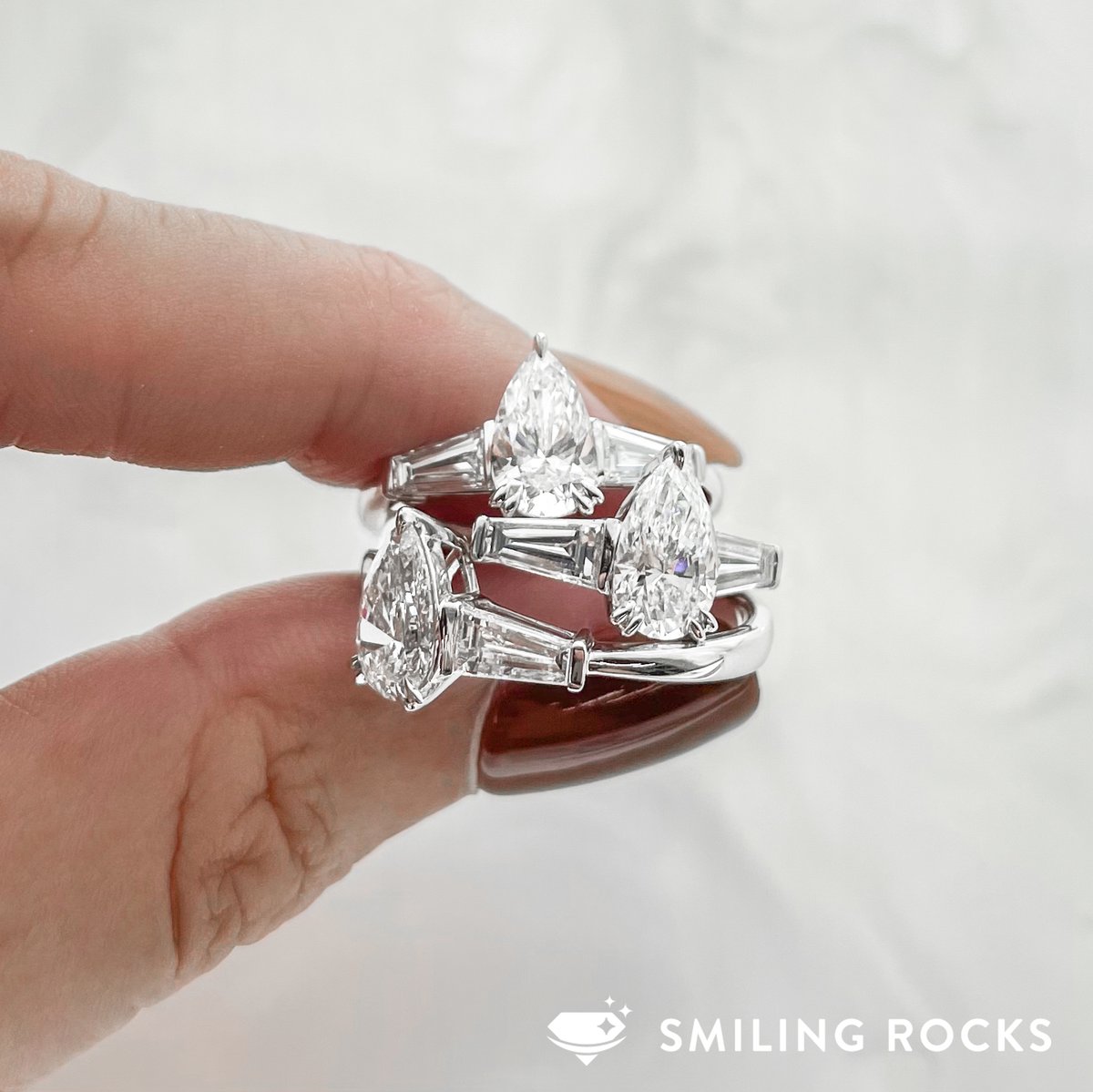 smilingrocksco's tweet photo. Pear Tapper Classic Bridal, new item for bride-to-be!

Contact us:
info@smilingrocks.com | +1 (212) 596-4163

#SmilingRocksCo #labgrowndiamonds #jewelry #finejewelry #fashionjewelry #bridaljewelry #bridetobe #brides #SmilingBrides #pear #tappered #sustainableluxury https://t.co/7nUa697vHC