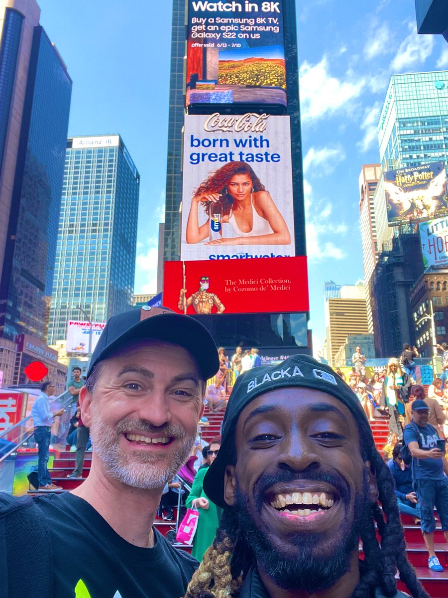 Timeless moments today in Times Square with <a href="/garypalmerjr/">palmer.eth</a> 🫶🏾🗽
so happy we could meet again. 

Great connections from Veecon to NYC 🖤🤝🏾