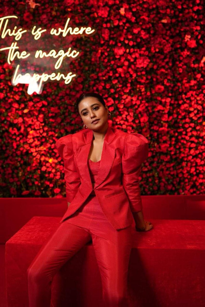 20Karnika's tweet photo. Don’t save bold lashes and red lips for nighttime do it in the day . ❤🔥

@Iamswastika https://t.co/cSdWqzUlQf