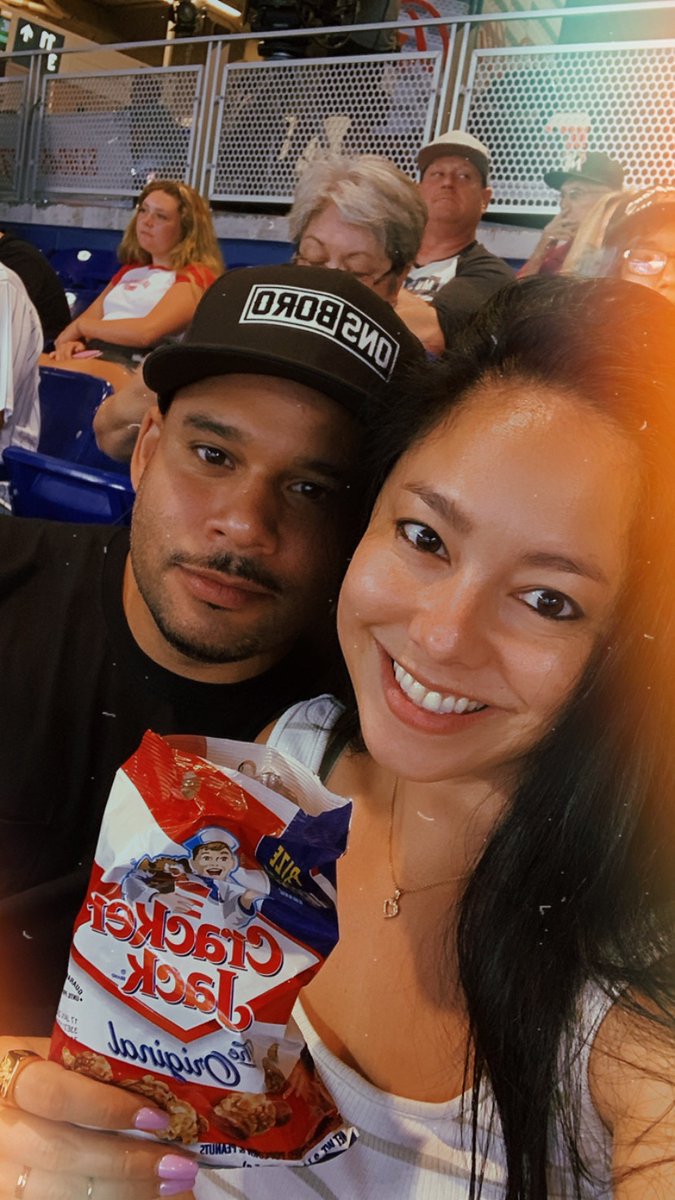 sansanzabeth's tweet photo. @Marlins @Mets #MakeItMiami #takemeoutotheballgame 😘 https://t.co/igohXFODdc