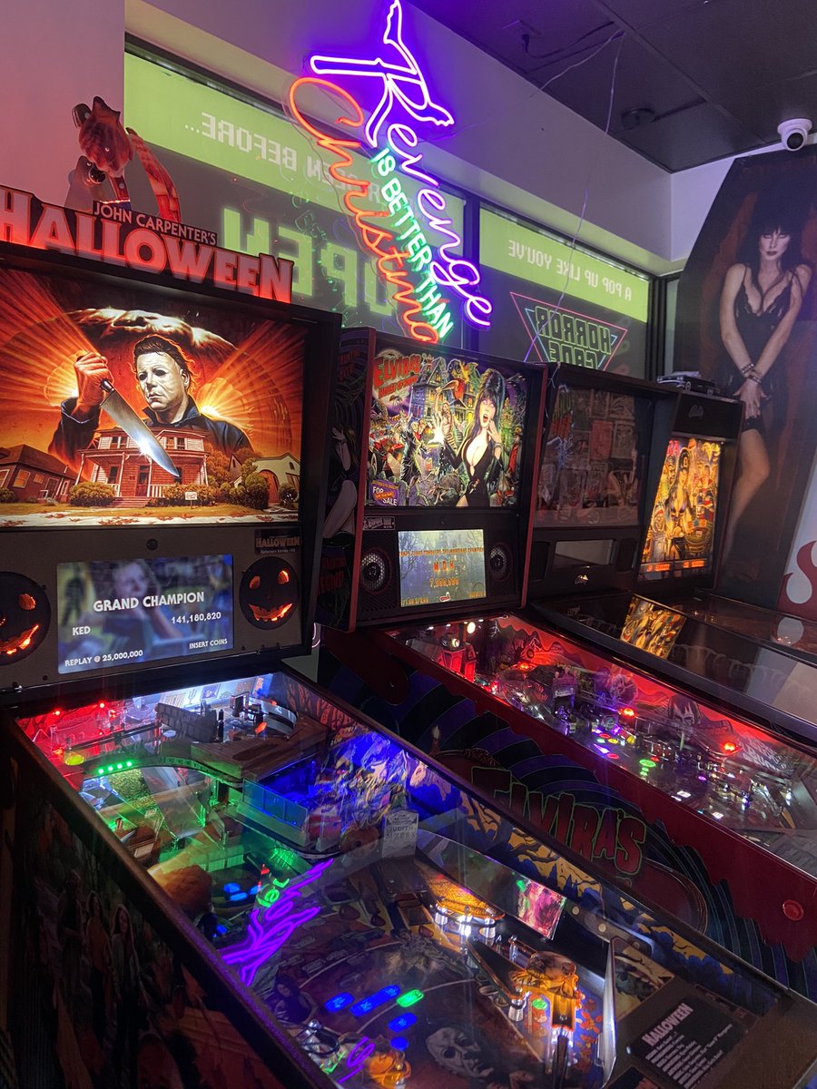 JessikaKillsz's tweet photo. #faves #elvira #halloween #pinball #games #coffee #radcoffee https://t.co/Ks3oJOSxlt