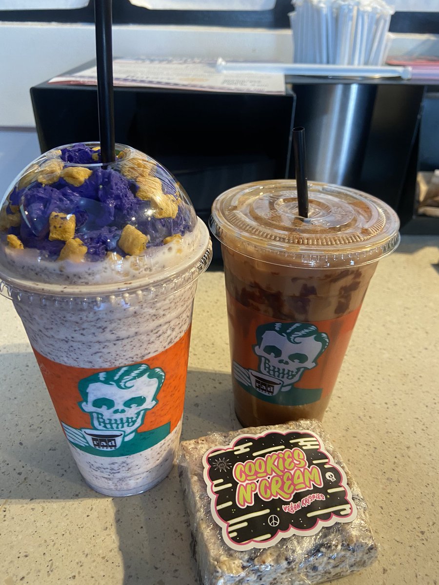 JessikaKillsz's tweet photo. #faves #elvira #halloween #pinball #games #coffee #radcoffee https://t.co/Ks3oJOSxlt