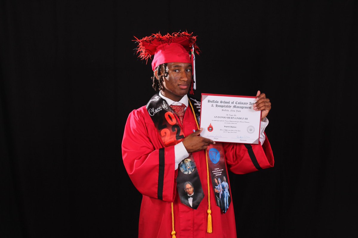 antonio2003h's tweet photo. Through￼ all the hate, the challenges, and all the doubts. I want you to know I DID IT!!! 901002837 signing out. https://t.co/04vKy6VMCn