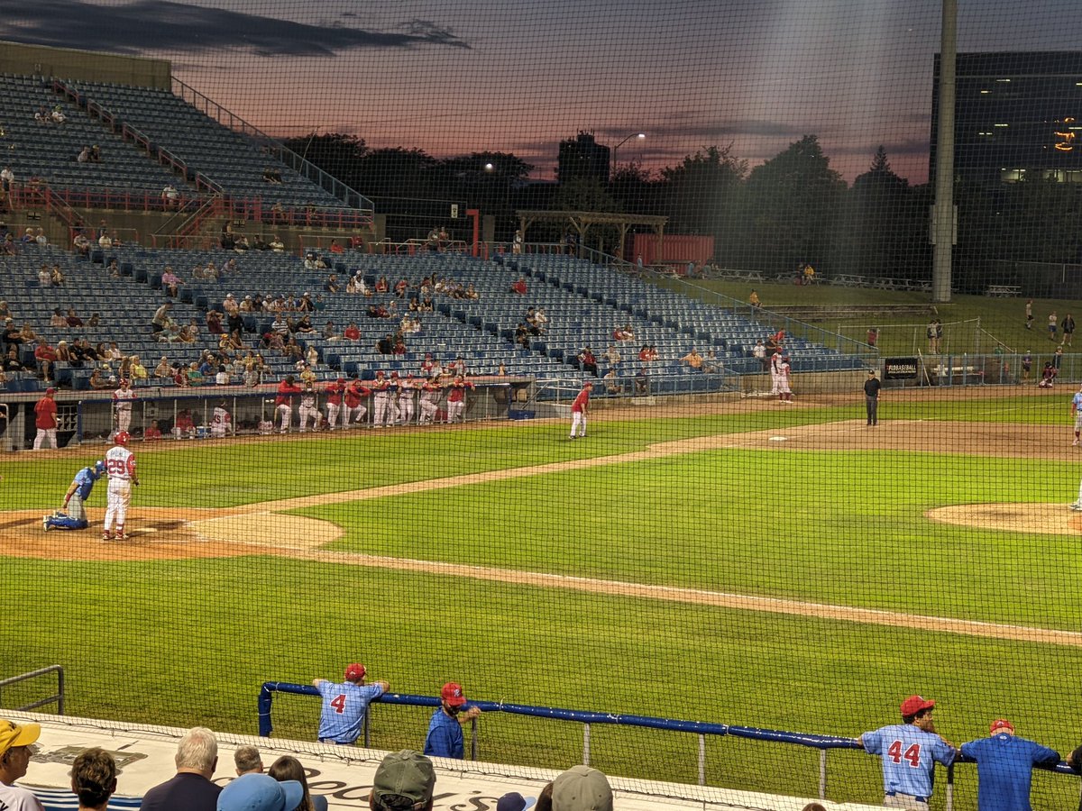 Une belle soirée au <a href="/ottawa_titans/">Ottawa Titans</a> et la victoire est à la portée de l'équipe locale. Une annonce importante s'en vient bientôt et vous pourrez venir voir du baseball et contribuer à la Fondation du #cecce en même temps!  Bonne saison de #baseball. ⚾
