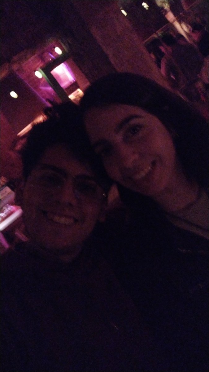 elmiguedev's tweet photo. Con @florcitaa007 festejando su cumple en #goodbar !!!! https://t.co/UaZ2IA2LAY
