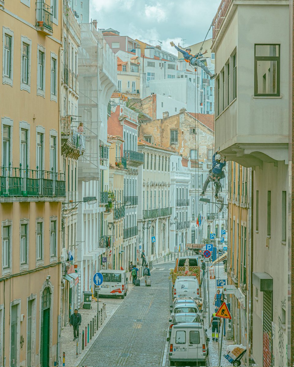 DANewell's tweet photo. Just hanging around.

#Lisbon #Portugal #streetphotography https://t.co/VFIHXs2Seb