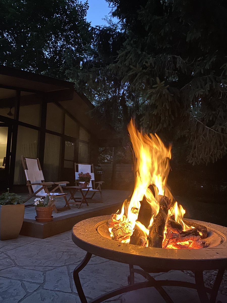 GregorianCT1's tweet photo. Happy Friday! #firepittime https://t.co/C8GceE7YBV