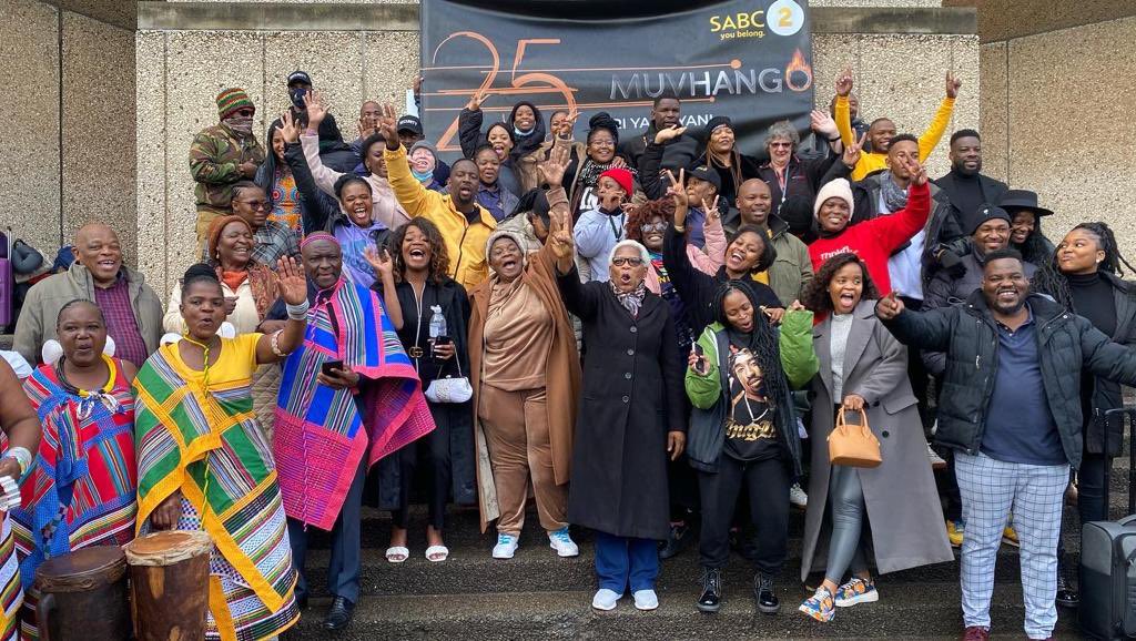 #riyahayani #muvhango25 🙌🏾🙌🏾🙌🏾 <a href="/ronewa_mudau_/">Ronewa Mudau</a> <a href="/MuvhangoSA/">Muvhango</a> <a href="/TemudzaniG/">Gabriel Temudzani</a> <a href="/innomanchidi/">Innocentia Manchidi</a> <a href="/RealZonkeMchunu/">Zonke_Mchunu</a>