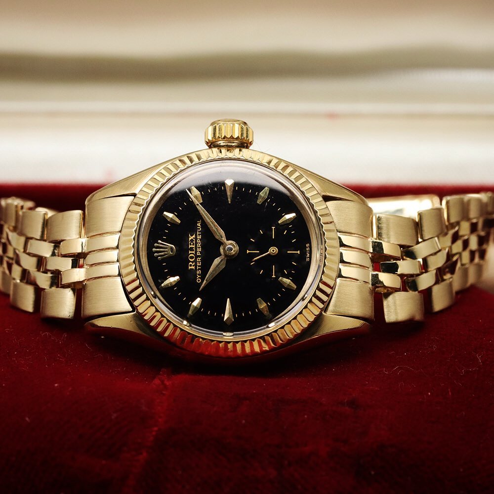 kyotoya78's tweet photo. Ladies ROLEX Ref.6509 Black gilt dial ✨📸
Available now
Check with chrono24
https://t.co/QDzFdlrRct
#rolexvintagewatch #swisswatch #rolexaholics #vintagerolex #rolexvintage #rolexpassion #instarolex #rolexlover #rolexmania #rolexwrist https://t.co/evVPDRi5LM