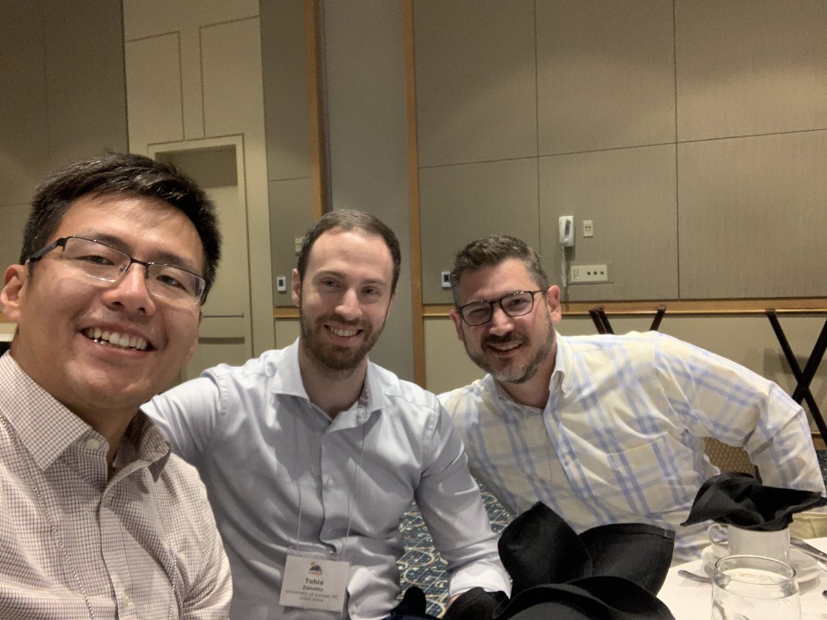sunruopeng's tweet photo. Another fun memorial is to catch up with my former @MCRL_UIUC crew (Dr Sosnoff now at KUMC, Dr Zanotto soon will be at Rhode Island) https://t.co/PHbzyfzw0D