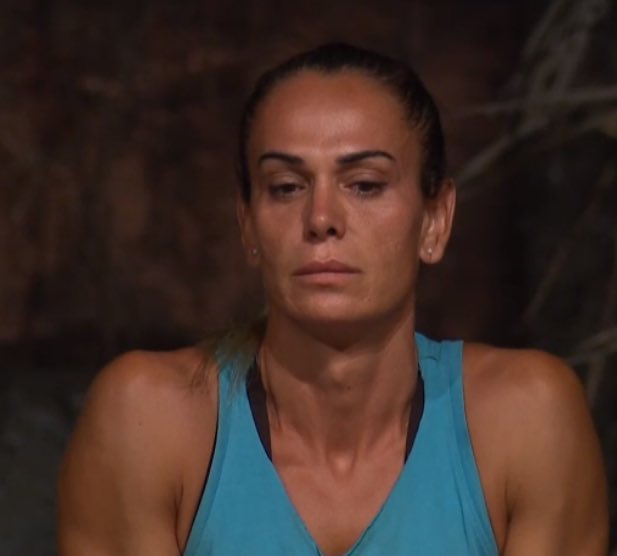 yorumsavar's tweet photo. OHAAA REZİLSİN AYŞE! NAGİHAN GİBİ BAŞARILI BİR KADININ SURVIVOR HAYATINI YAKTI!

 #survivor2022alllstar #survivorallstar https://t.co/a5zcQ5iTdu