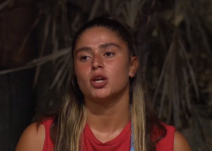yorumsavar's tweet photo. OHAAA REZİLSİN AYŞE! NAGİHAN GİBİ BAŞARILI BİR KADININ SURVIVOR HAYATINI YAKTI!

 #survivor2022alllstar #survivorallstar https://t.co/a5zcQ5iTdu