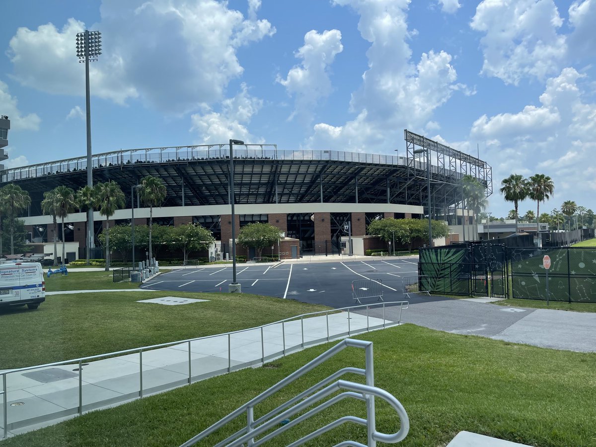 80PegasusUCF's tweet photo. So grateful to spend some time this afternoon with ⁦@CarlosMccants⁩ and ⁦@TerryMohajirAD⁩. We are blessed to have them in our UCF family - with one more on the way! #CarlosJr https://t.co/MNSiuHT8bG