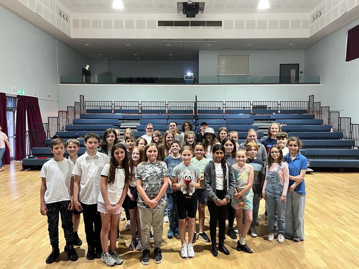 PeterboroughGangShow tweet media
