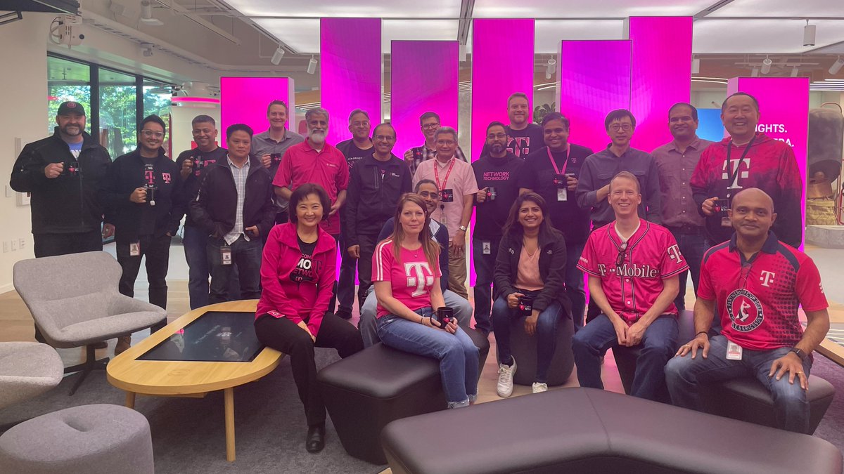 Great morning having Coffee NTea with members of the Network Technology team in a great location - <a href="/TechExperience/">Tech Experience</a> 5G&amp;me. Interesting conversations about the future of connected cars, drones and 5G laptops. And some great coffee! ☕️