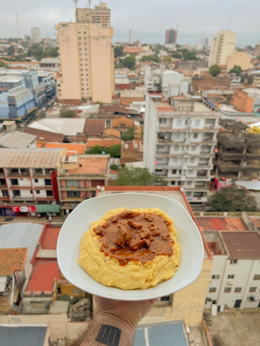 hace unos días vi que salieron haters de la polenta y por eso mismo ko hoy cociné eso 😌
aguante la polenta con salsa y toda su gente!!! ✌🏻✨