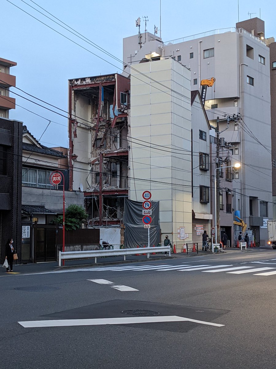 QJN's tweet photo. ダイクがあったところが更地になりました。解体途中は悲しかったんですが、何もなくなると、不思議と寂しさがなくなりました。
新ダイク、ゆっくりですが準備を進めています。もうしばらくお待ちください。#spacedike https://t.co/DJDsixAY06