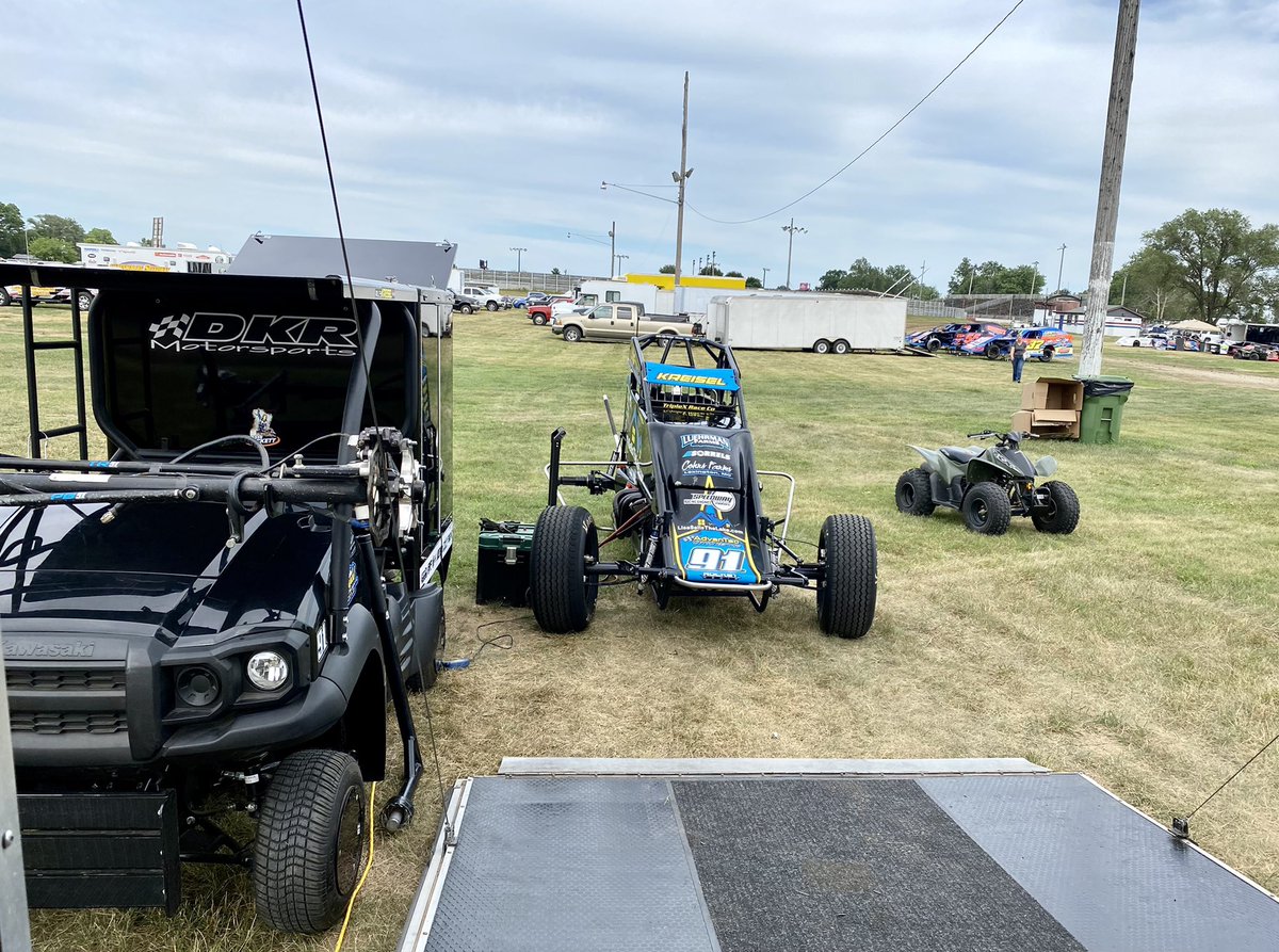 DKR_Motorsports's tweet photo. Race day at @TerreHauteTrack with a fresh @BellRacing1 by @ClemsHelmet 🔥

Hot laps: 6:30p https://t.co/xDpC9fRWaV