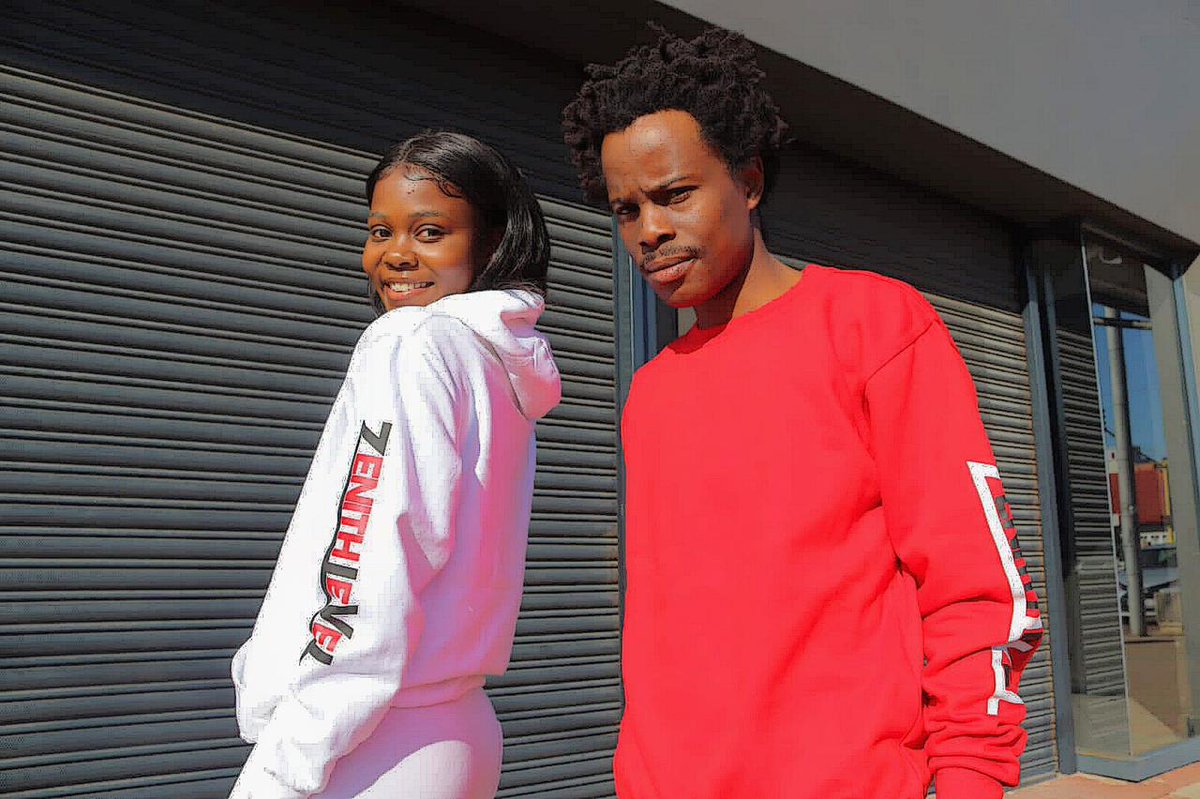Zenithlevelbaby's tweet photo. Zenith Level New Merch Available For Purchase And Orders🔴⚪⚫Dm Us
Zenith Level Pair R600.
Zenith Level Hoodie R350.
Zenith Level Sweater R330.
Zenith Level Longpants R300. https://t.co/c33ENkckpH