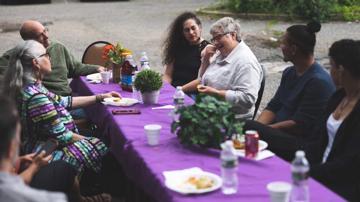 CFWM413's tweet photo. Yesterday, #ValleyCreates artist grantees and community advisors gathered at @La_Diaspora_chic to be in union together, share a meal, their professional journeys, and discuss what else is needed in our local arts community. #localartscene #artistgathering #creativesnetwork https://t.co/xZCt2nLxdA