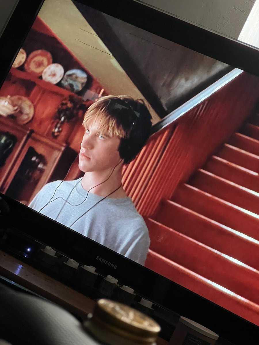 JMachSauce's tweet photo. This evening’s @DevonESawa movie… Idle 😆👋🏼 👋🏼 https://t.co/6euwcBQq2z