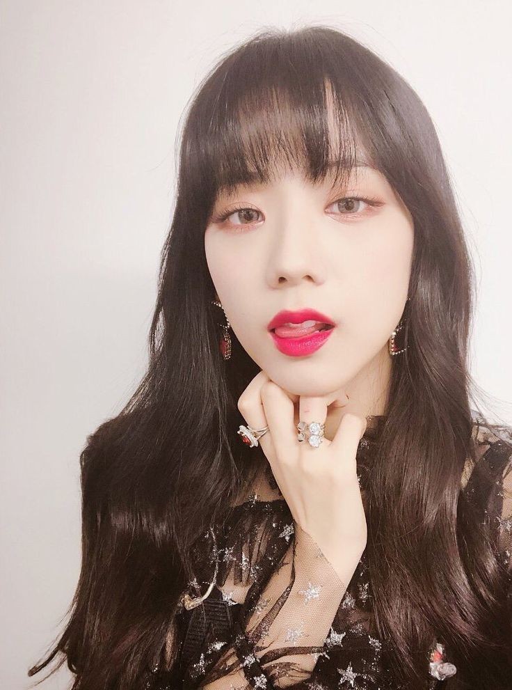 jisoodinamicas's tweet photo. this or that https://t.co/Tz5wKoLtzf
