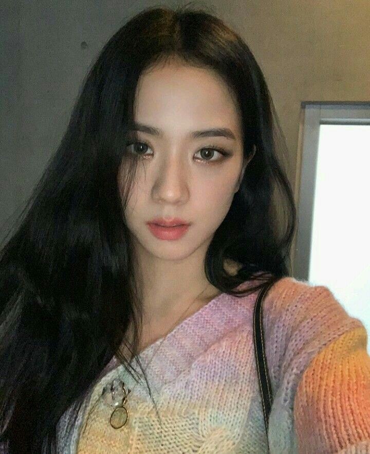 jisoodinamicas's tweet photo. this or that https://t.co/Ag6iorLrjX