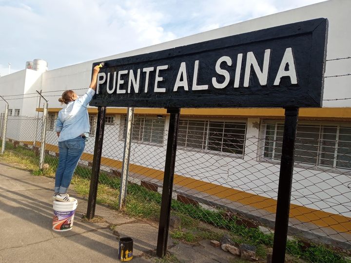 alduxam's tweet photo. Atención Ministerio de Transporte Urgente Reactivación del Ramal Midland.Puente Alsina,Fiorito, Reclamo de la Comisión de Vecinos del Belgrano Sur.Cooperativa de Trabajo Ferroviaria Unión Juventud y Fuerza. https://t.co/WoWeGPnsTn