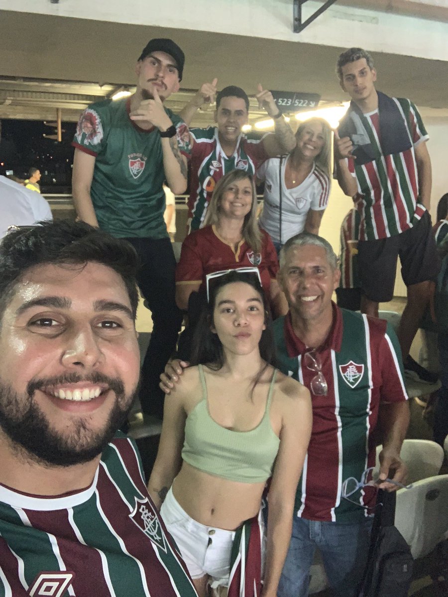 KaioKbca's tweet photo. Família reunida ontem no Maracanã!! ST 🇮🇹 https://t.co/sxPItABC7n
