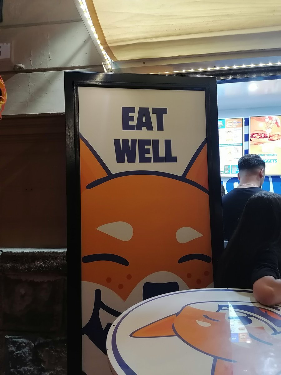 Kostolino1's tweet photo. Got a nice chicken burger at #wellyitalia! @wellyfriends #shibarmy 🍔✅😍 https://t.co/yehkPxaN51