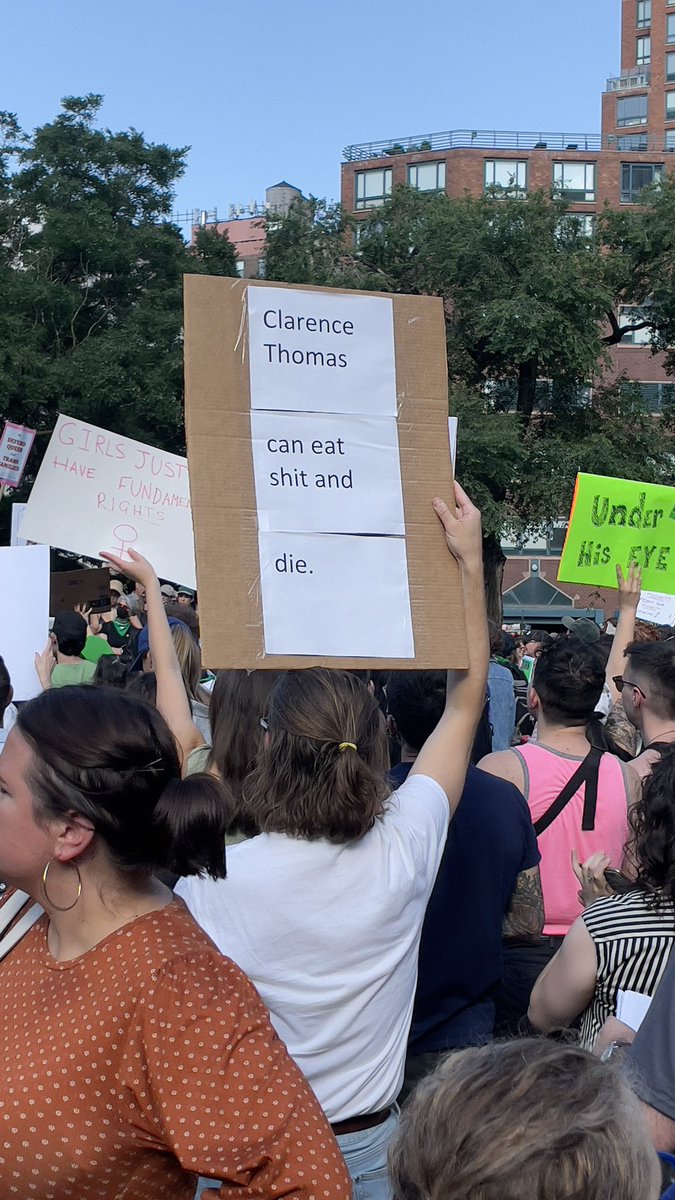 IssaKhari's tweet photo. Demonstrator has a message for specific member of the SCOTUS...
https://t.co/vMikjVLxZD 

#SCOTUS #AbortionRightsAreHumanRights https://t.co/1v59AOn2wB