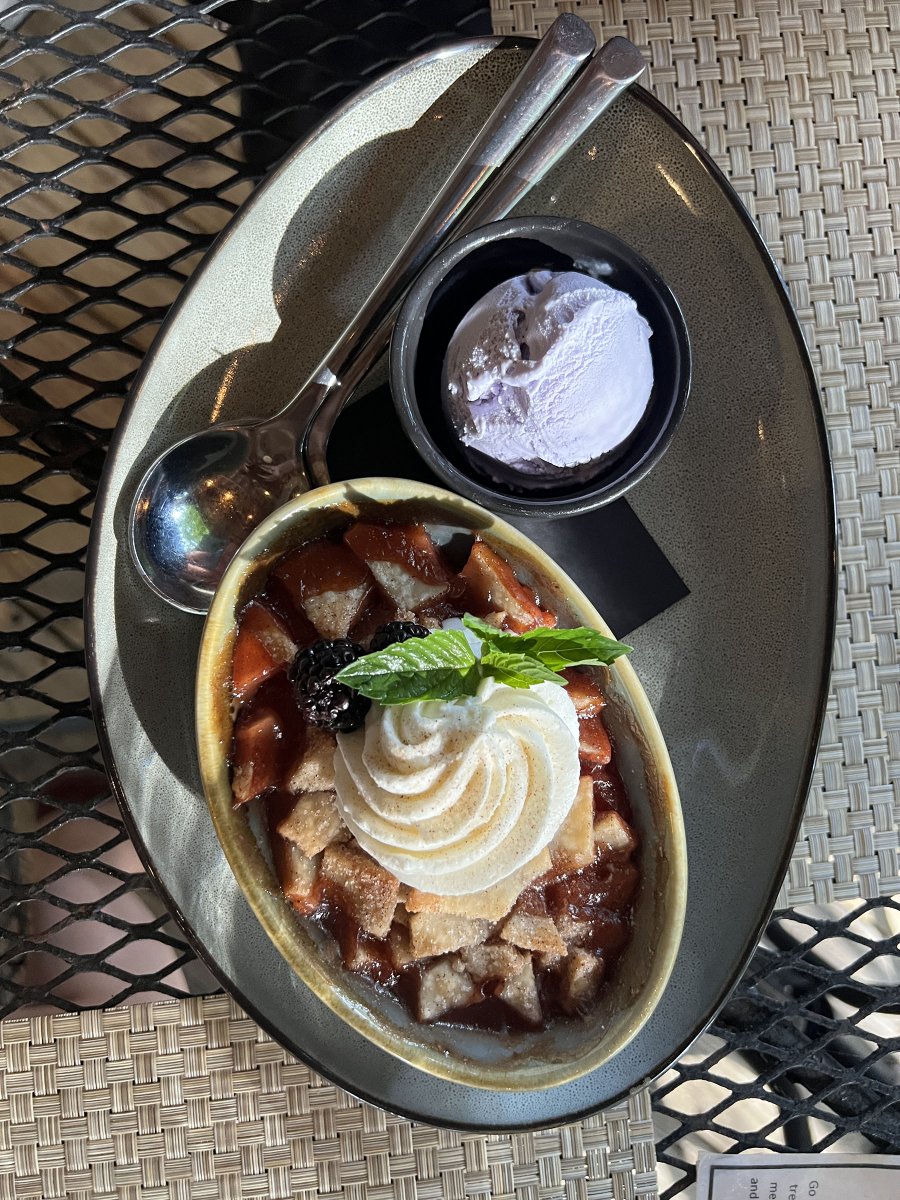 adventurelemon7's tweet photo. Pork chops, burnt ends & peach cobbler: Cabernet Grill topped Feastio's list of best restaurants in Fredericksburg. The Cotton Gin village with charming cabins is a great bonus. https://t.co/CPfBDjMKgz
#fredericksburg #restaurants #texasdining #texastravel #adventurelemon🍋 https://t.co/LcYpLfqfdq