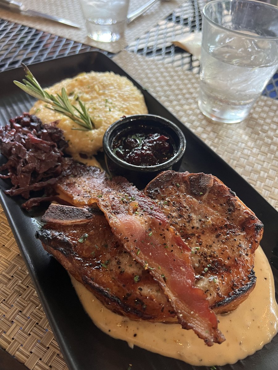 adventurelemon7's tweet photo. Pork chops, burnt ends & peach cobbler: Cabernet Grill topped Feastio's list of best restaurants in Fredericksburg. The Cotton Gin village with charming cabins is a great bonus. https://t.co/CPfBDjMKgz
#fredericksburg #restaurants #texasdining #texastravel #adventurelemon🍋 https://t.co/LcYpLfqfdq