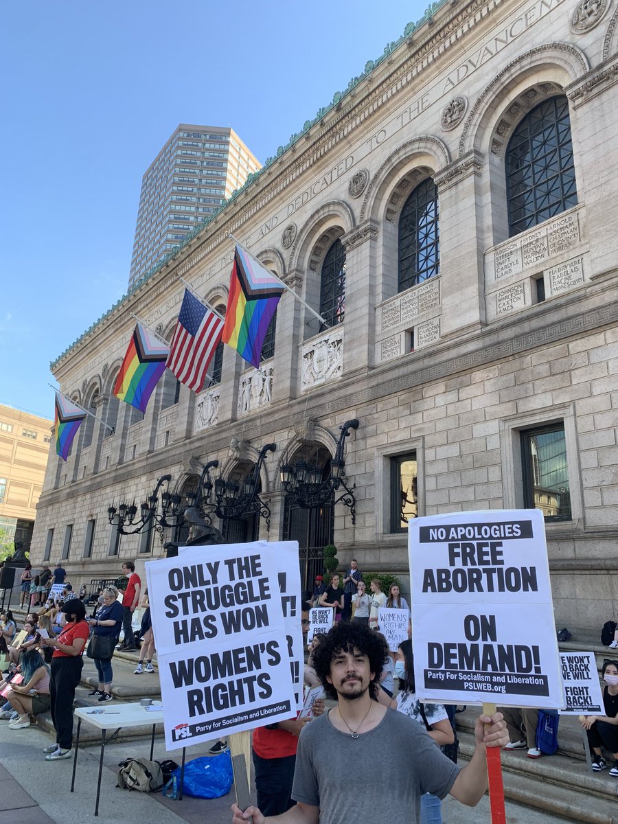 stef_journalism's tweet photo. Hundreds descend on Copley Square in protest of this morning’s SCOTUS decision to overturn Roe v Wade.

#busj22 @BU_SJI #RoeVsWade #RoeVWade #abortion #boston 

Pictured Below: Gustavo Barceloni, age 26. https://t.co/dy4HrbK598