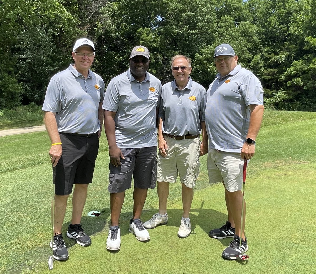 DocReggies's tweet photo. It was a great golf day and I enjoyed my time with these @OttawaU alums @BravesAthletics. So thankful for all the sponsors and support. Always a great day to be #OUBrave https://t.co/zoY7SDRWDY