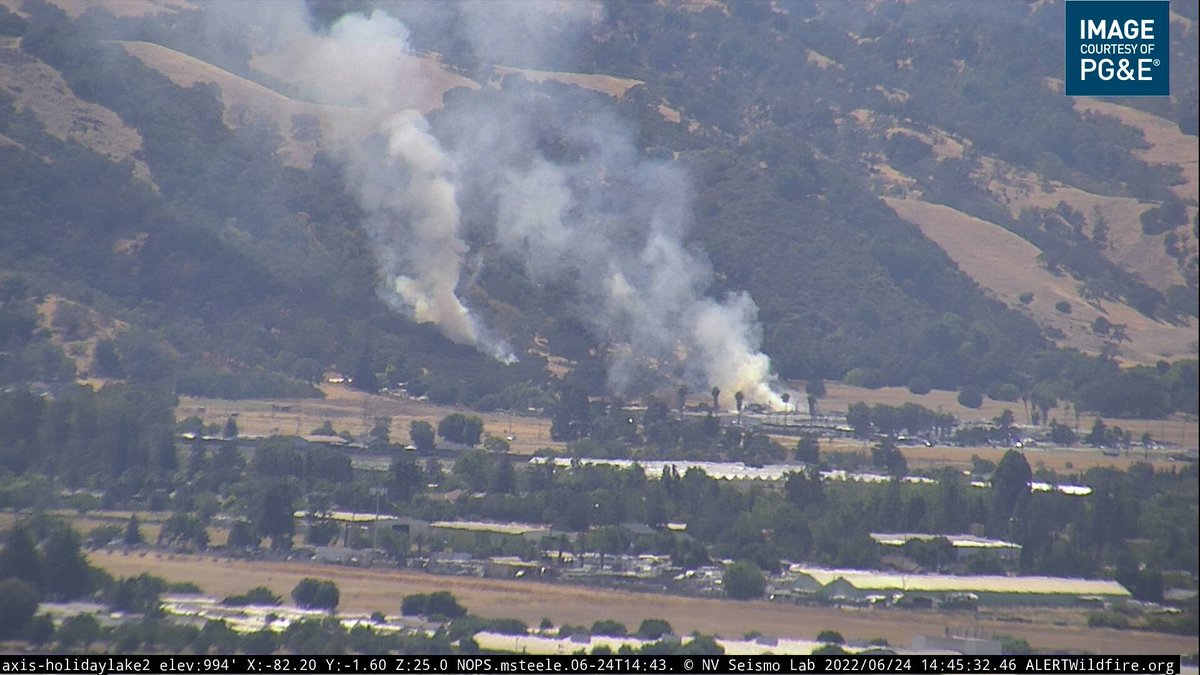 CAFireScanner's tweet photo. #HaleFire in the #Coyote area of south Santa Clara Co: IC reporting hay bales on fire w/ a spot into vegetation on the hill, approx 1-2 acres in steep rugged terrain, aircraft have been requested. 642 Hale Ave. https://t.co/VT26fytGfb