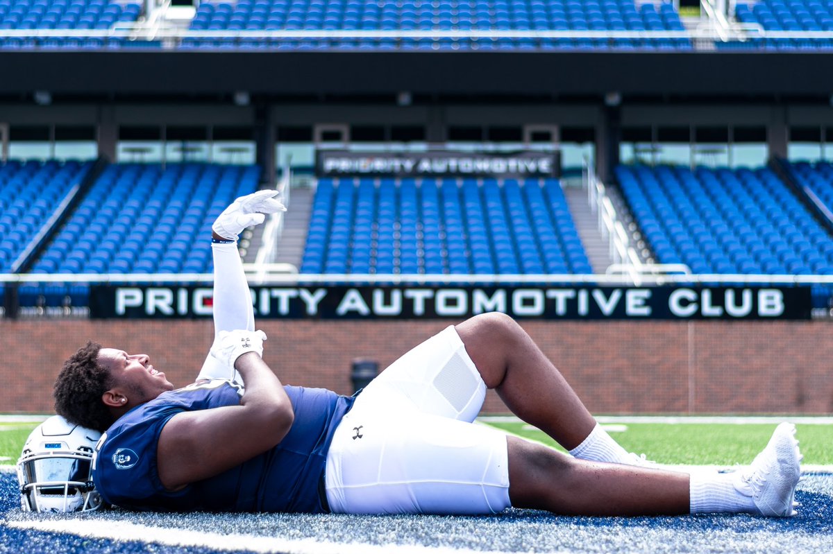 iamcharlesallen's tweet photo. How I look in this blue and white @ODUFootball https://t.co/vklWUYYxYp