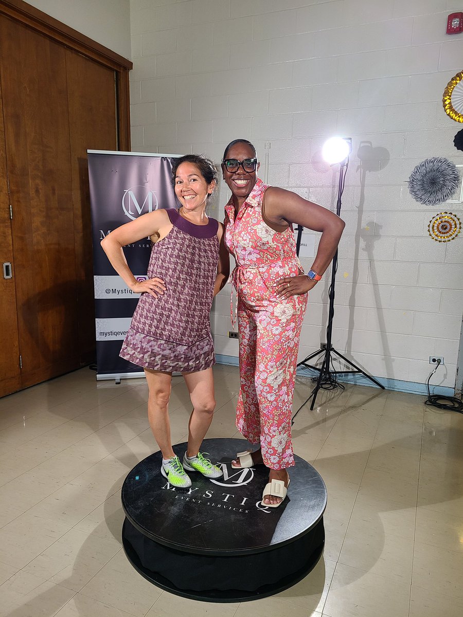 CH_BestMS's tweet photo. Grade 8 Dance #Endoftheyear #graduatingclasses #Rhythmandmovement #HeyDJPlayThatSong @teacheresb @LC2_TDSB https://t.co/9OmZSuxOuj