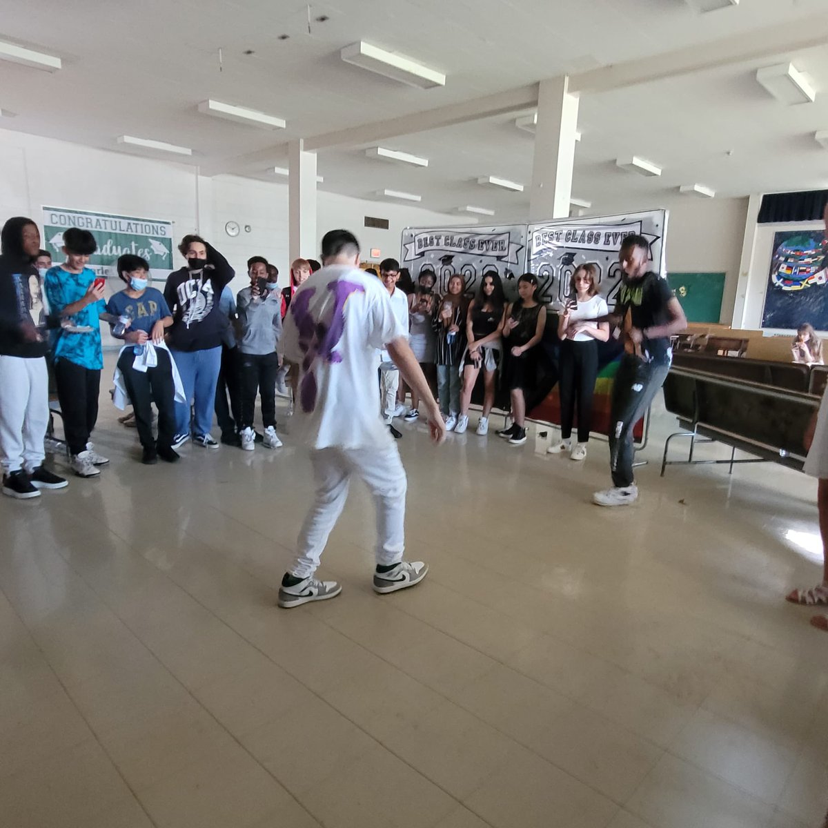 CH_BestMS's tweet photo. Grade 8 Dance #Endoftheyear #graduatingclasses #Rhythmandmovement #HeyDJPlayThatSong @teacheresb @LC2_TDSB https://t.co/9OmZSuxOuj