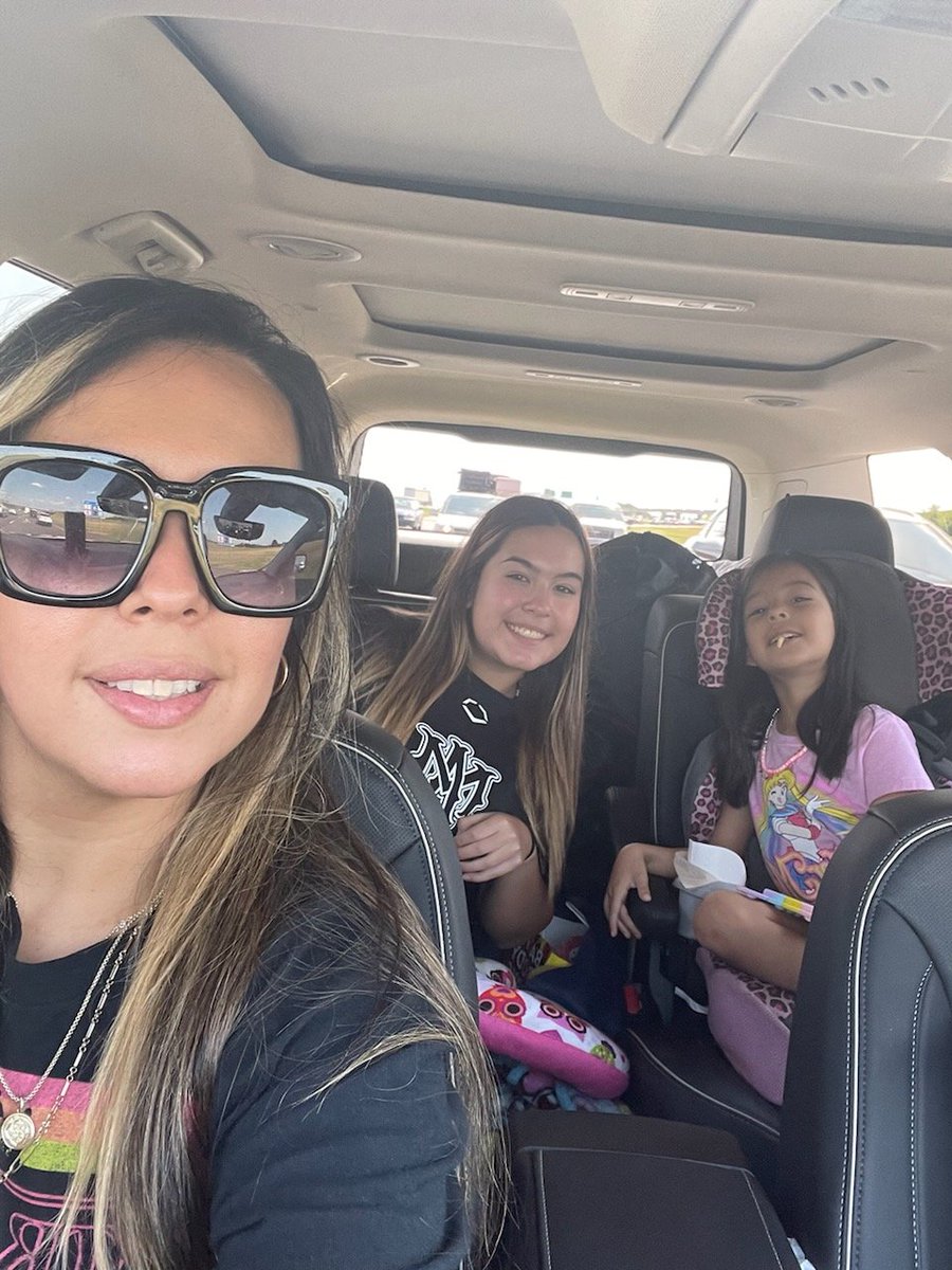 AMNTX18u's tweet photo. #Roadtripselfies #LongviewBound for @VDenise05 and the fam https://t.co/QAXL4u0UFD
